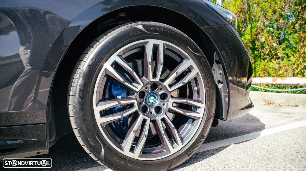 BMW i5 eDrive40 Pack Desportivo M - 8