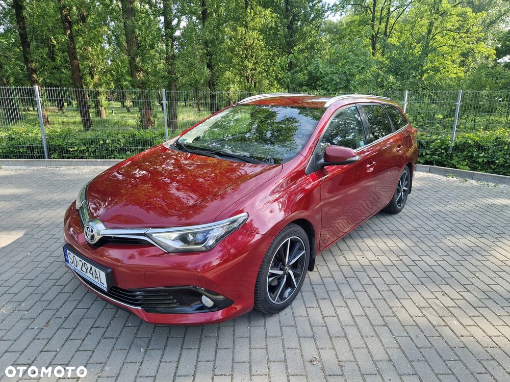 Toyota Auris 1.6 D-4D Comfort - 1