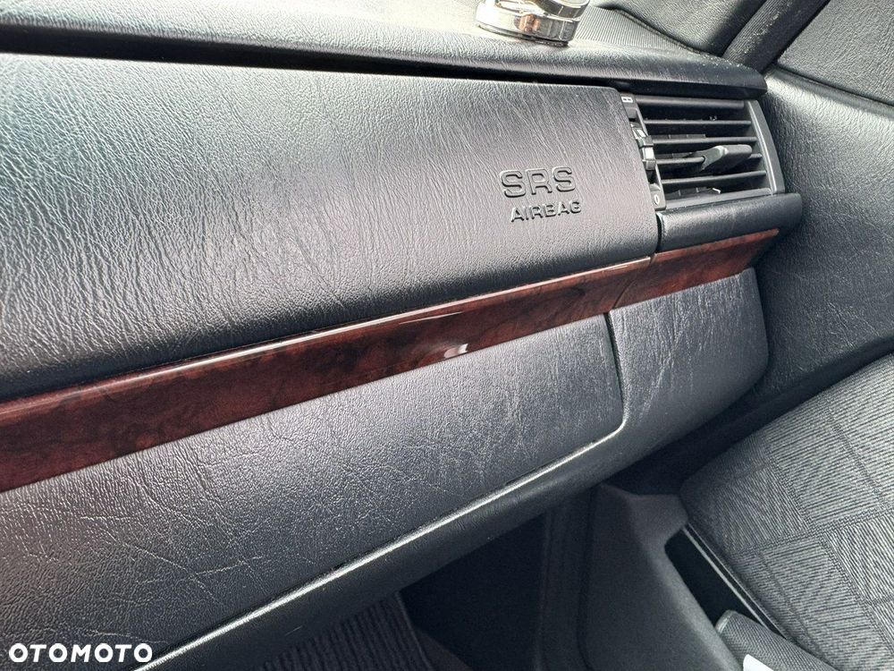 Mercedes-Benz Klasa E - 21