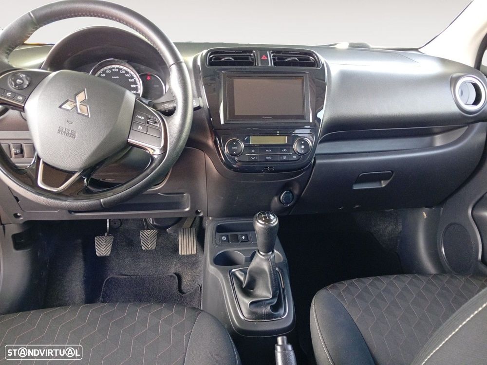 Mitsubishi Space Star 1.2 Intense Connect Edition — fotografia 10
