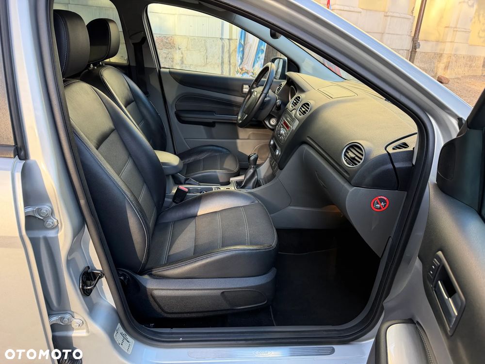 Ford Focus 1.6 Ti-VCT Titanium - 28