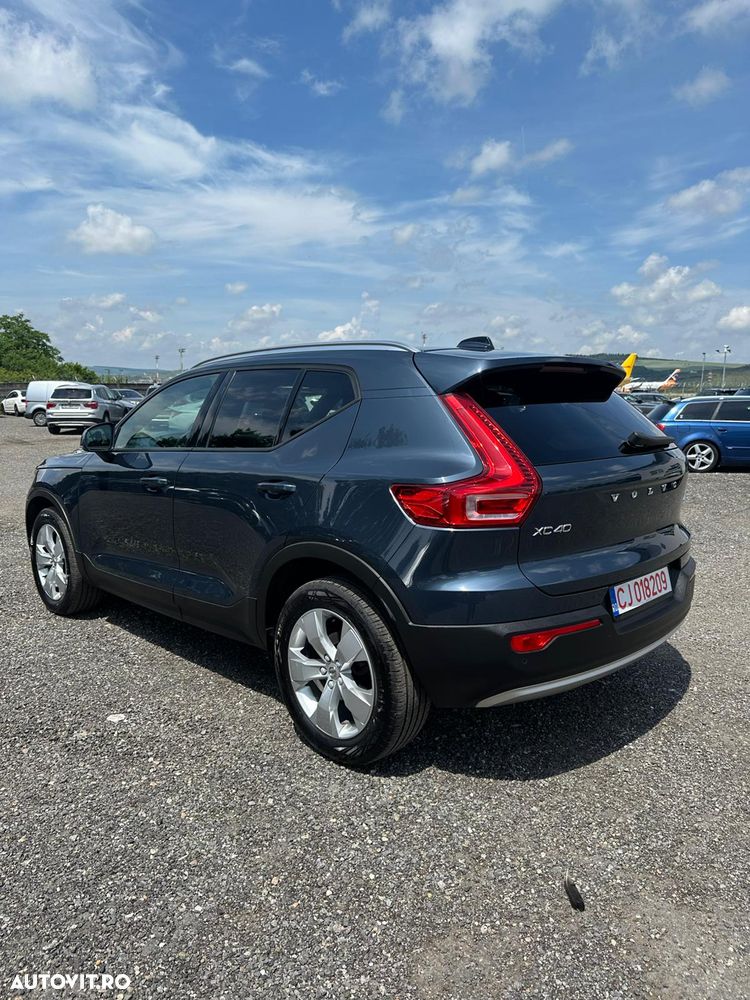 Volvo XC 40 T2 AT8 Momentum - 3