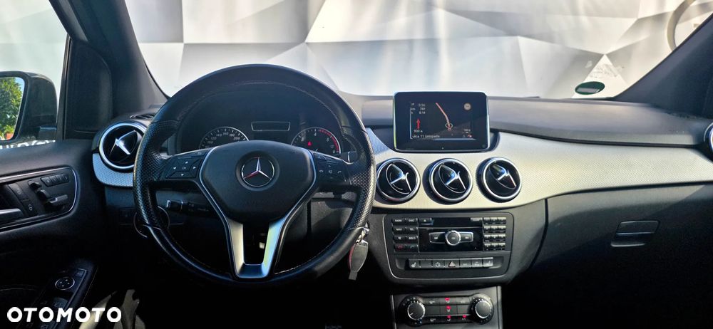 Mercedes-Benz Klasa B 180 CDI (BlueEFFICIENCY) 7G-DCT - 21