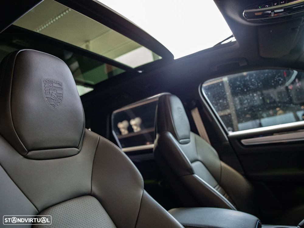 Porsche Cayenne E-Hybrid Platinum Edition - 48