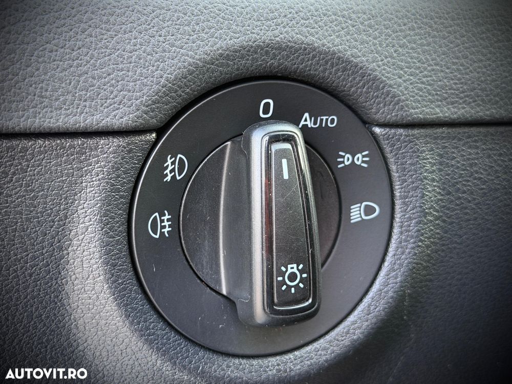 Skoda Octavia 1.6 TDI DSG Ambition - 35