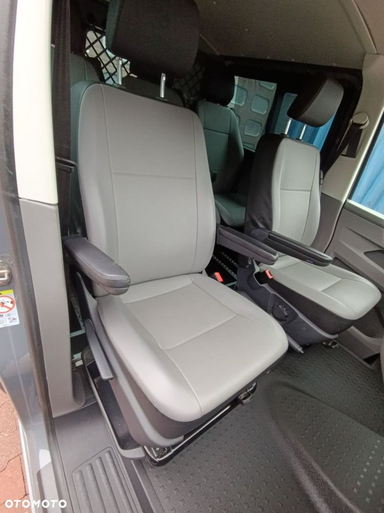 Volkswagen Transporter - 28