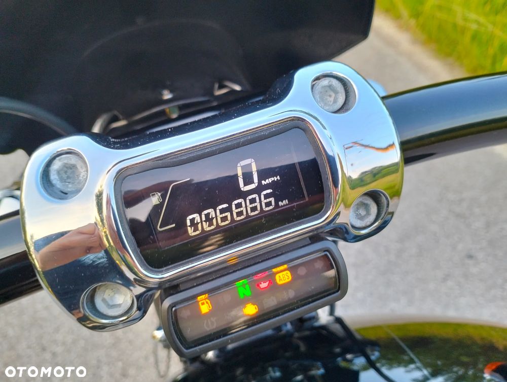 Harley-Davidson Softail Breakout - 5