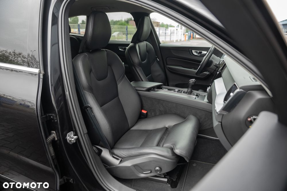 Volvo XC 60 D3 Drive-E Momentum - 26