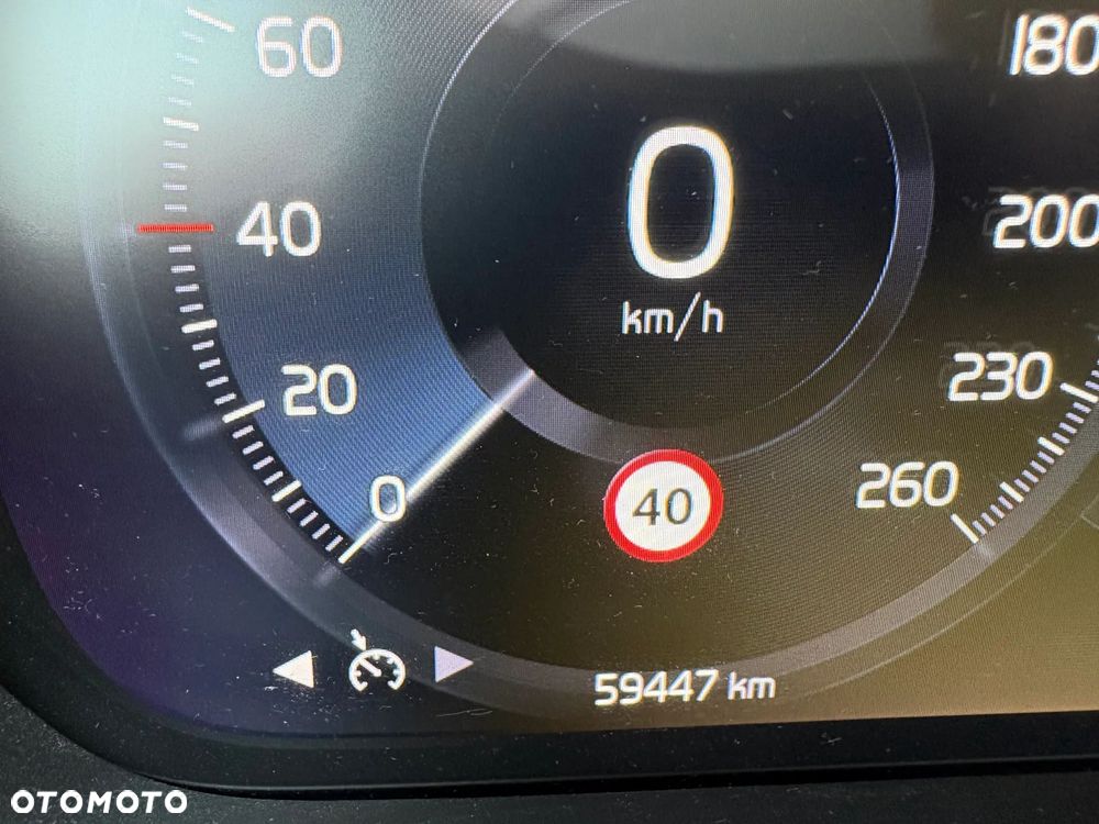 Volvo XC 40 T3 Momentum Core - 4