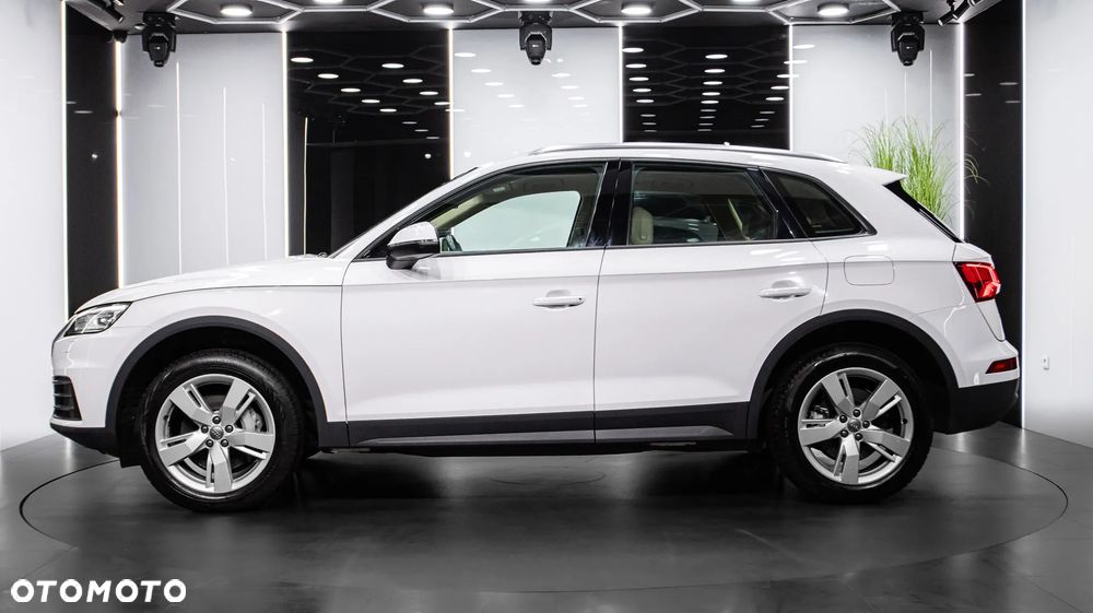 Audi Q5 50 TFSI e Quattro S tronic - 4