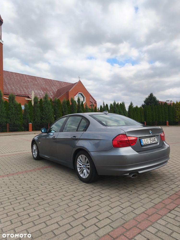 BMW Seria 3 318d DPF Edition Exclusive - 9