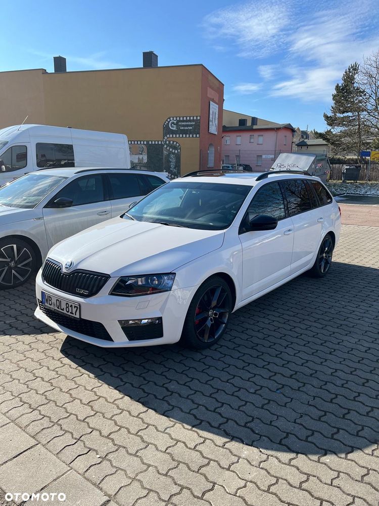 Skoda Octavia 2.0 TDI DSG RS - 1