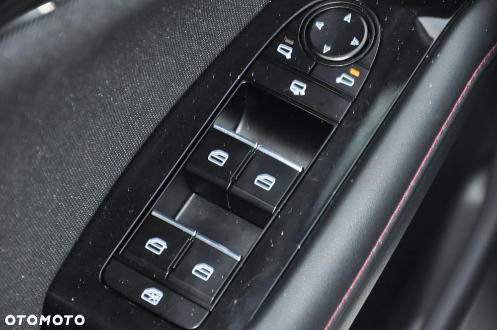 Mazda 3 e-SKYACTIV-G 2.0 M HYBRID 150 HOMURA - 28