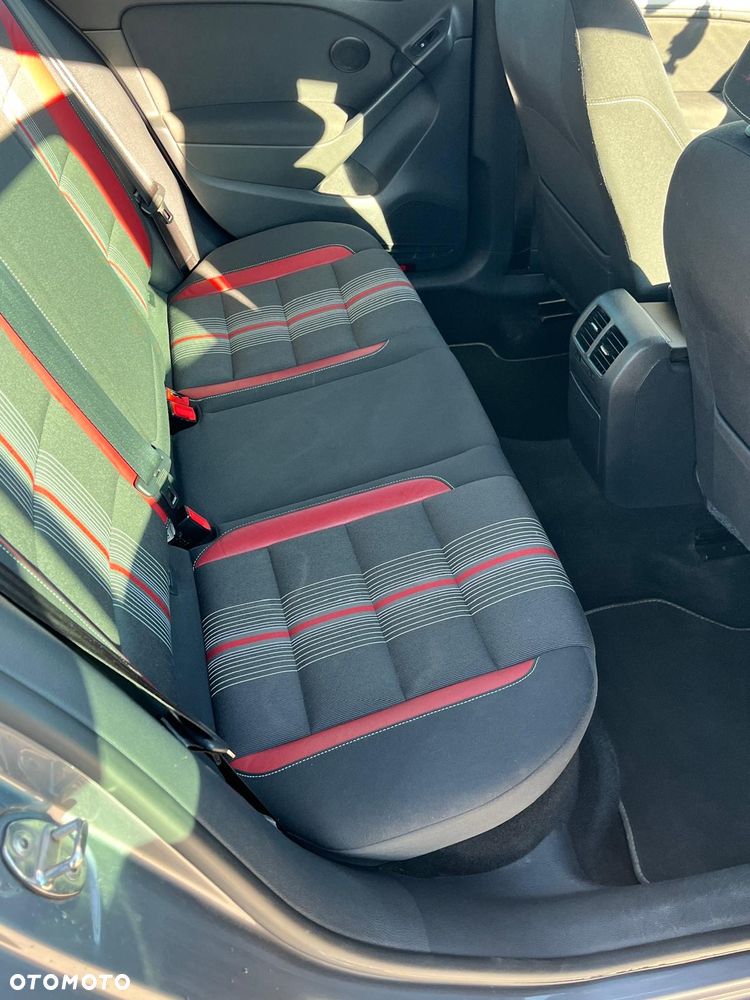 Volkswagen Golf 1.6 TDI Highline - 6