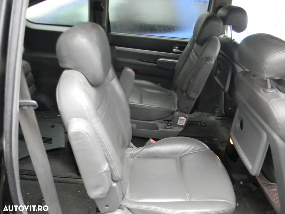 Dezmembrari  Ssangyong RODIUS  2005  > 0000 2.7 Xdi Motorina - 36