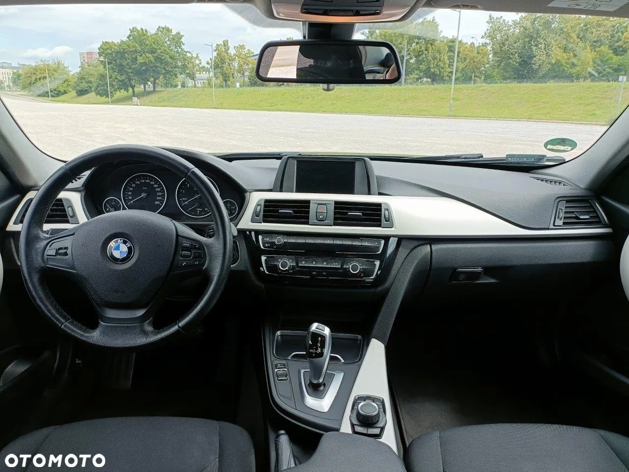 BMW Seria 3 318i - 15