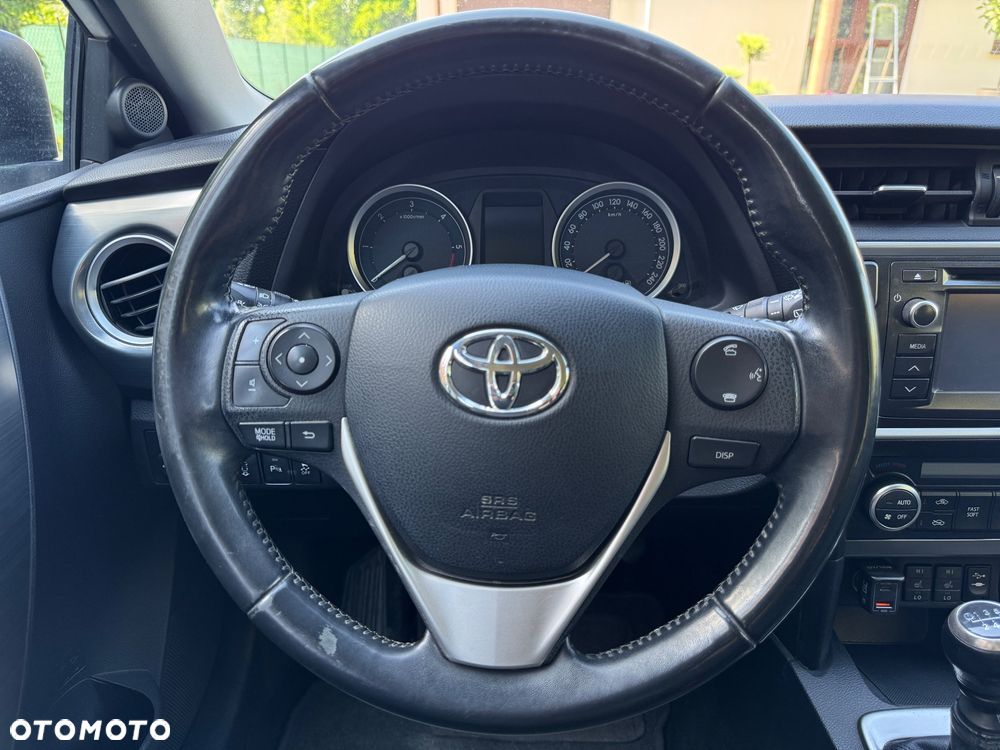 Toyota Auris 2.0 D-4D Premium - 10