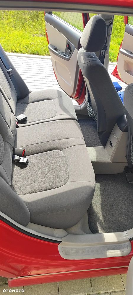 Kia Cerato - 36