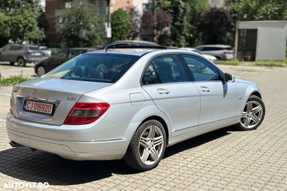 Mercedes-Benz C 220 CDI DPF Automatik BlueEFFICIENCY Avantgarde - 3