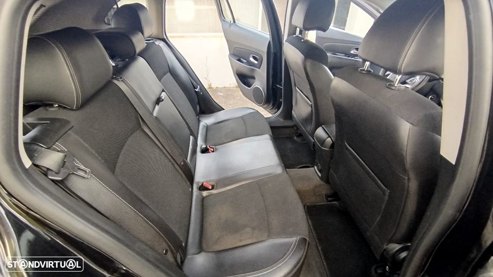 Chevrolet Cruze SW 1.7 VCDi LTZ - 16