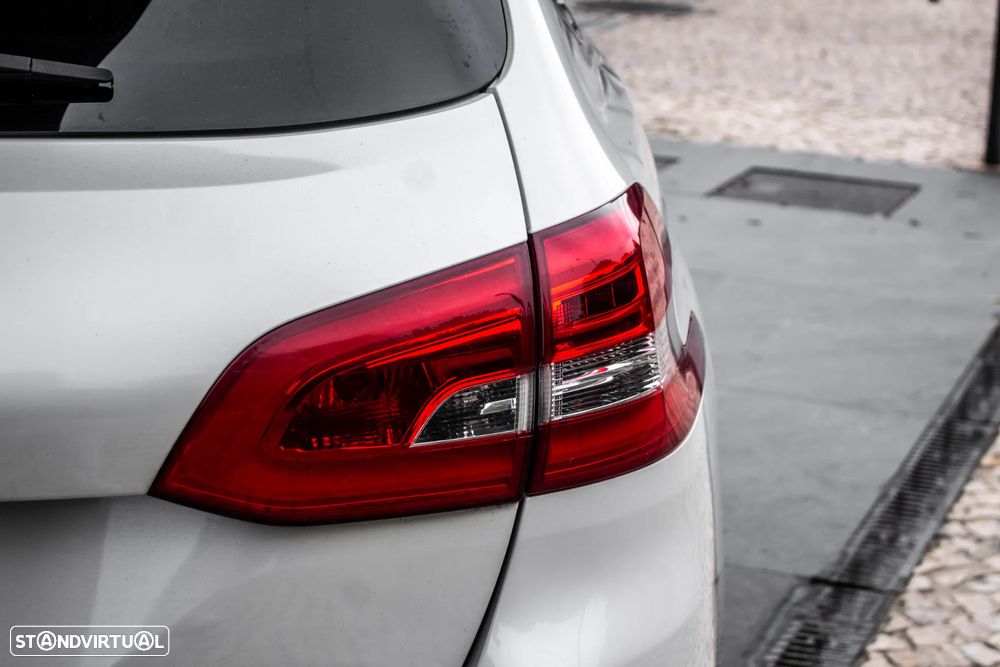 Peugeot 308 SW 1.6 BlueHDi Allure - 11