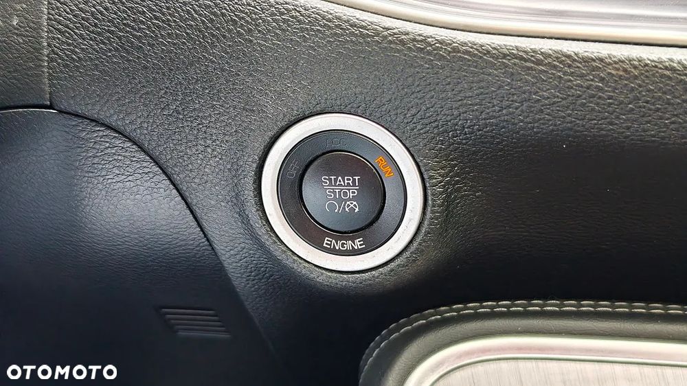 Dodge Challenger 3.6 SXT Plus - 28