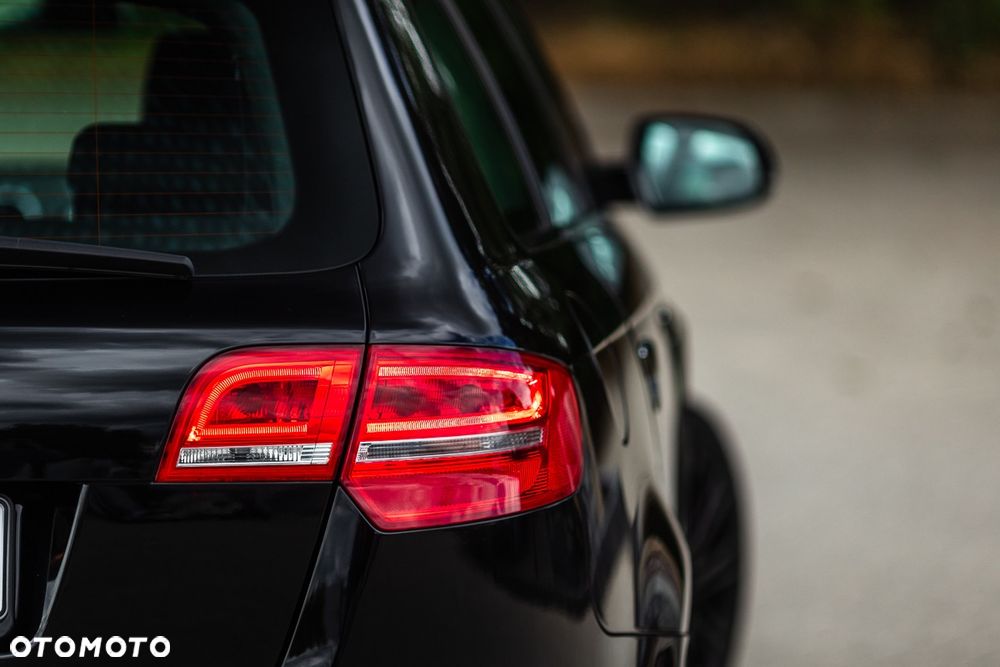 Audi A3 Sportback 2.0 TDI DPF Ambiente - 14