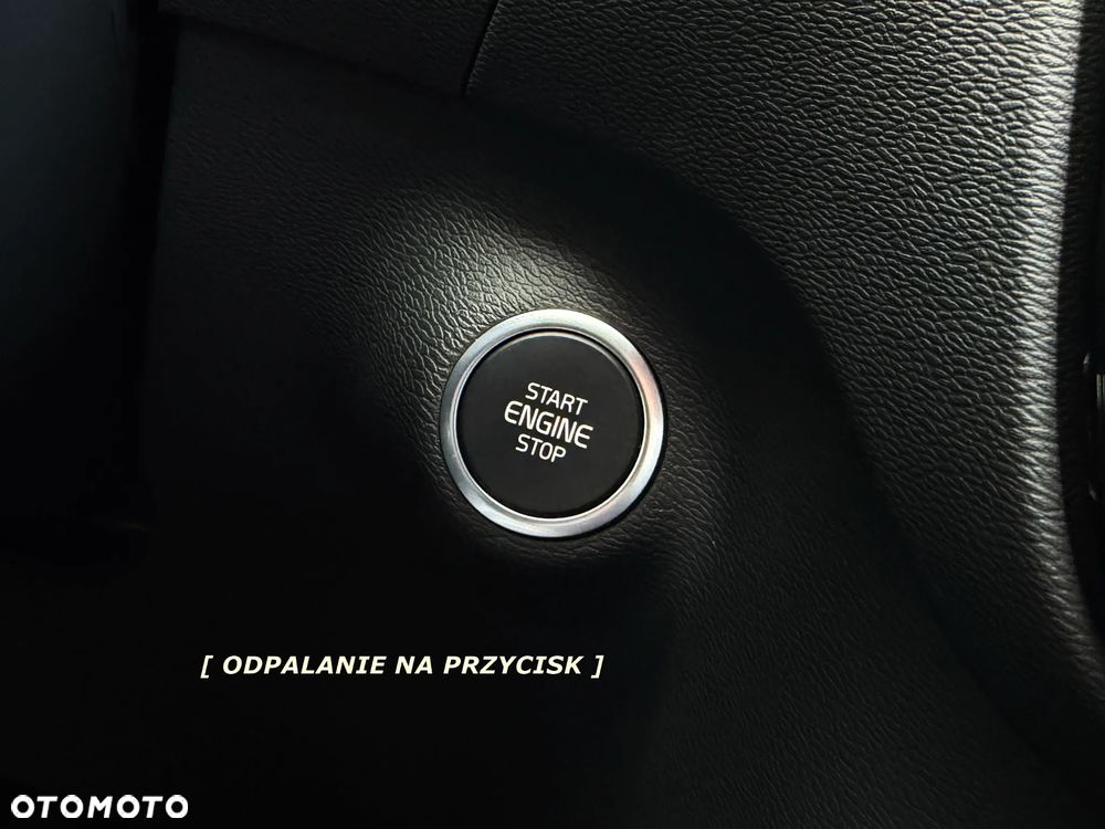 Volvo XC 40 B4 B AWD DKG Plus Dark - 21