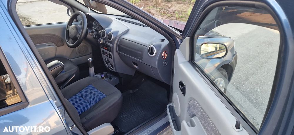 Dacia Logan 1.6 MPI Laureate - 8