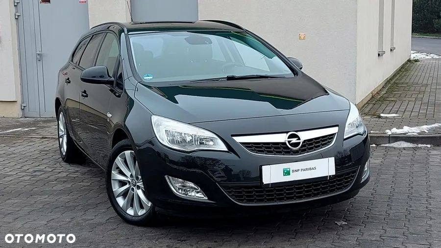 Opel Astra 1.4 Turbo 150 Jahre - 9