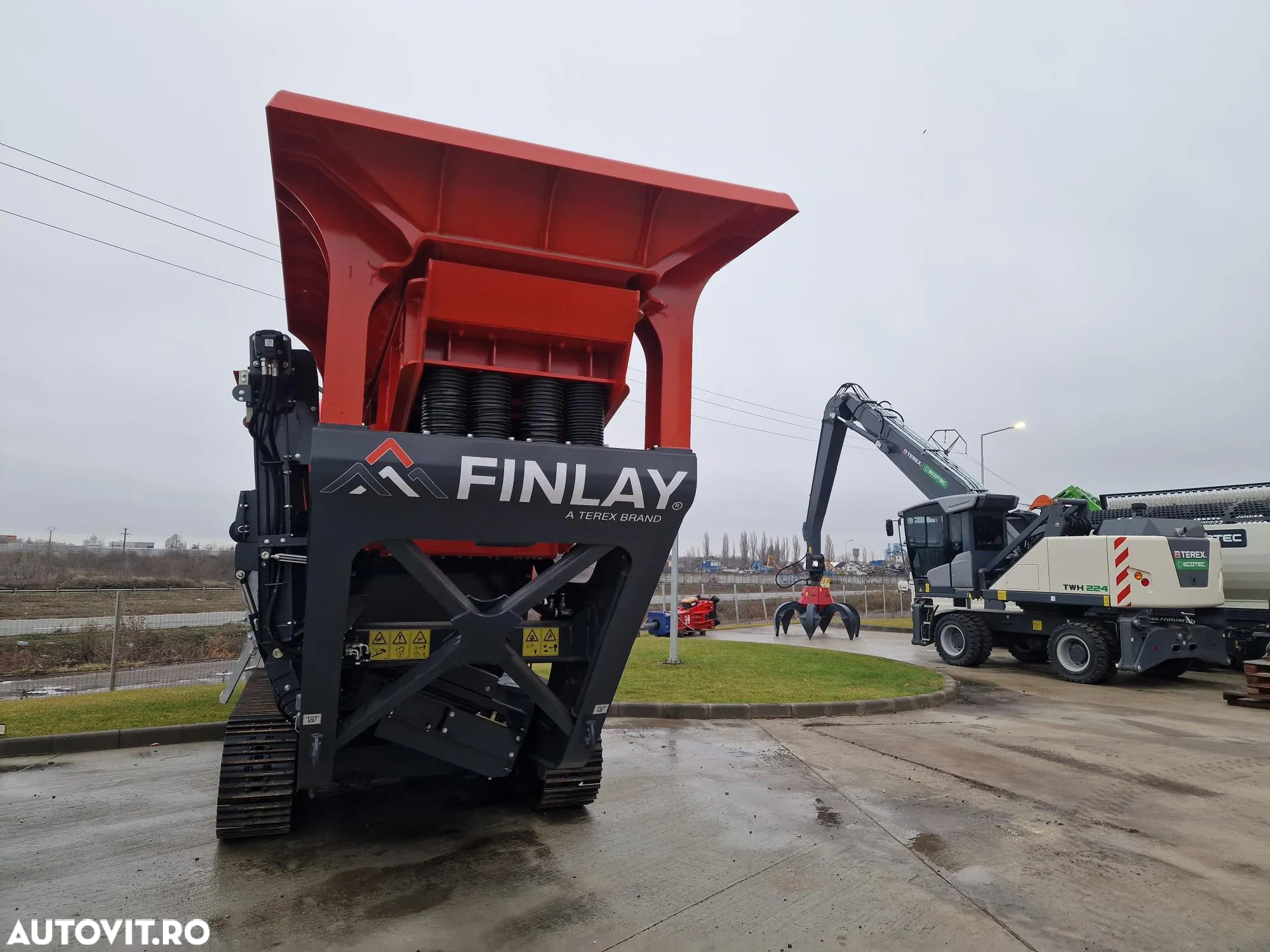 Terex Concasor mobil 28t, FINLAY J960, Cuva 0,9x0,.6m volum 3,6mc, motor CAT 175CP, banda magnetica, GARANTIE, posibilitate leasing 5 ani, PROMOTIE 329.000 EUR+Tva - 10