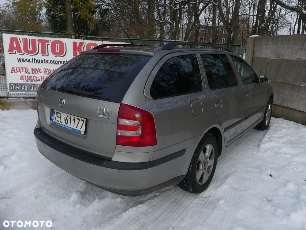 Skoda Octavia 2.0 TDI DSG Ambiente - 16