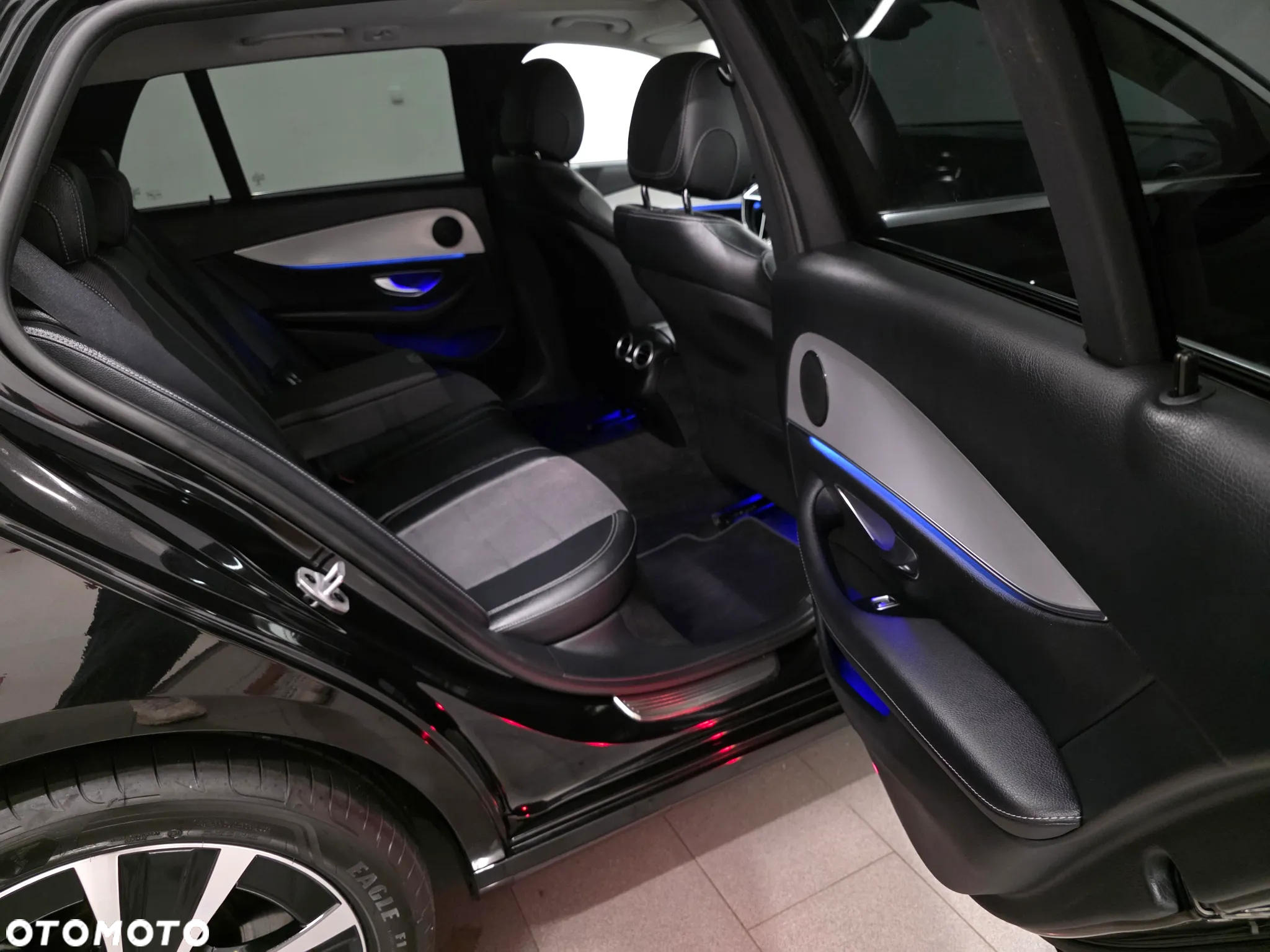 Mercedes-Benz Klasa E 220 d 4Matic 9G-TRONIC AMG Line - 31