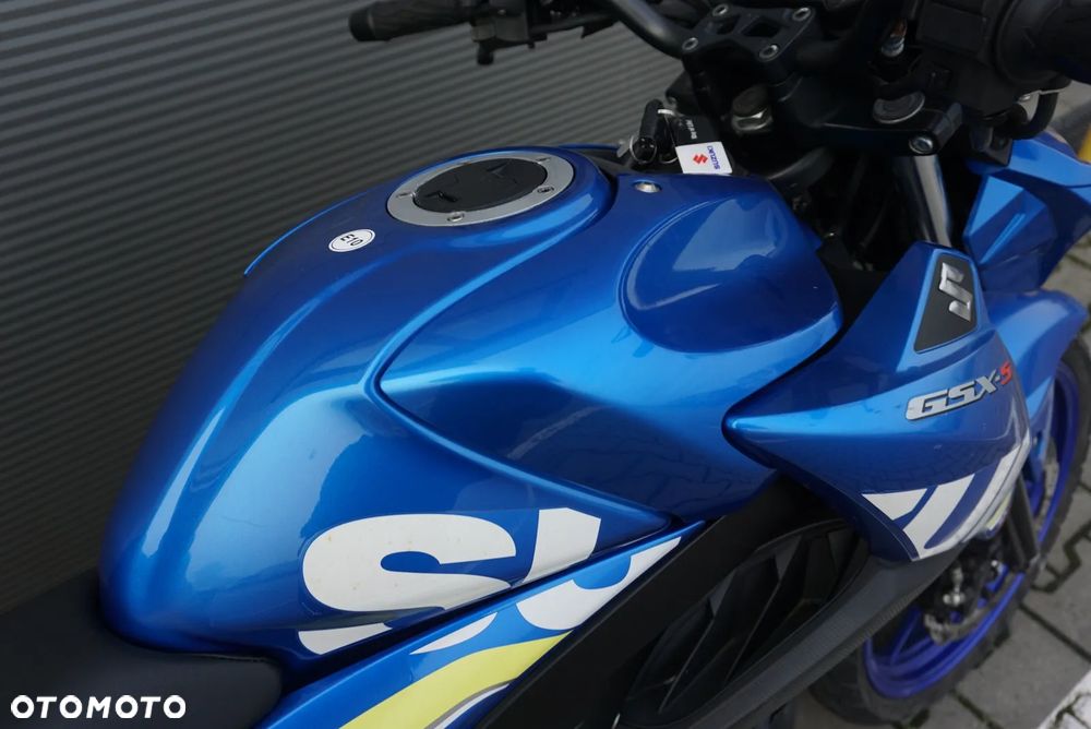 Suzuki GSX - 10