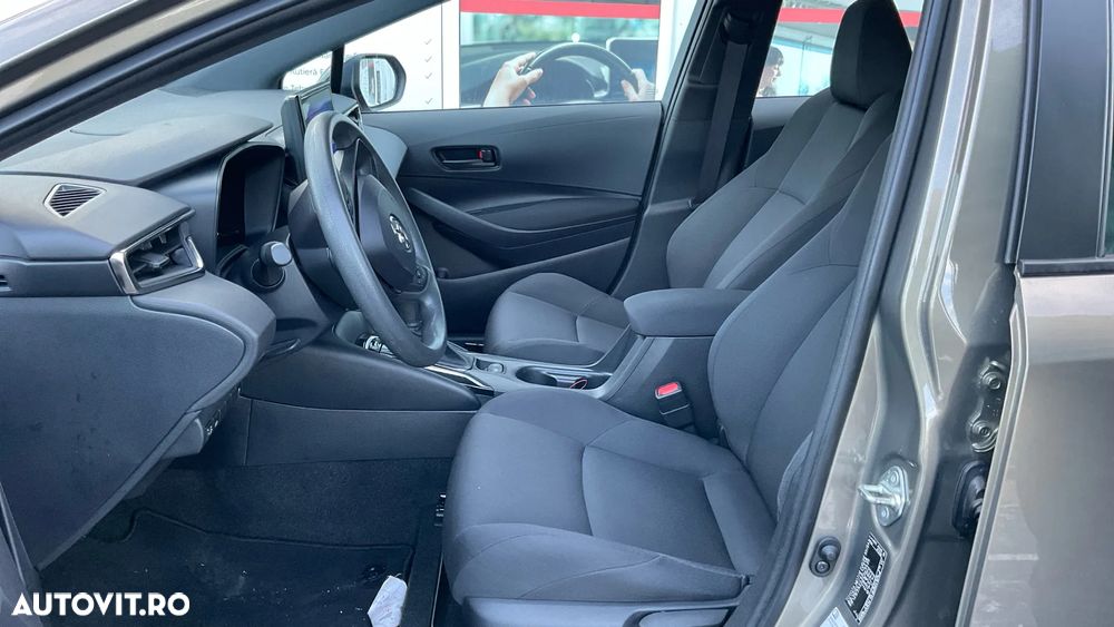 Toyota Corolla 1.8 Business Edition - 16