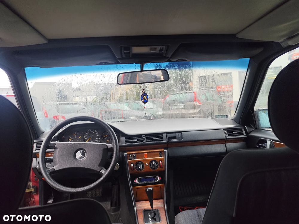 Mercedes-Benz W124 (1984-1993) - 11