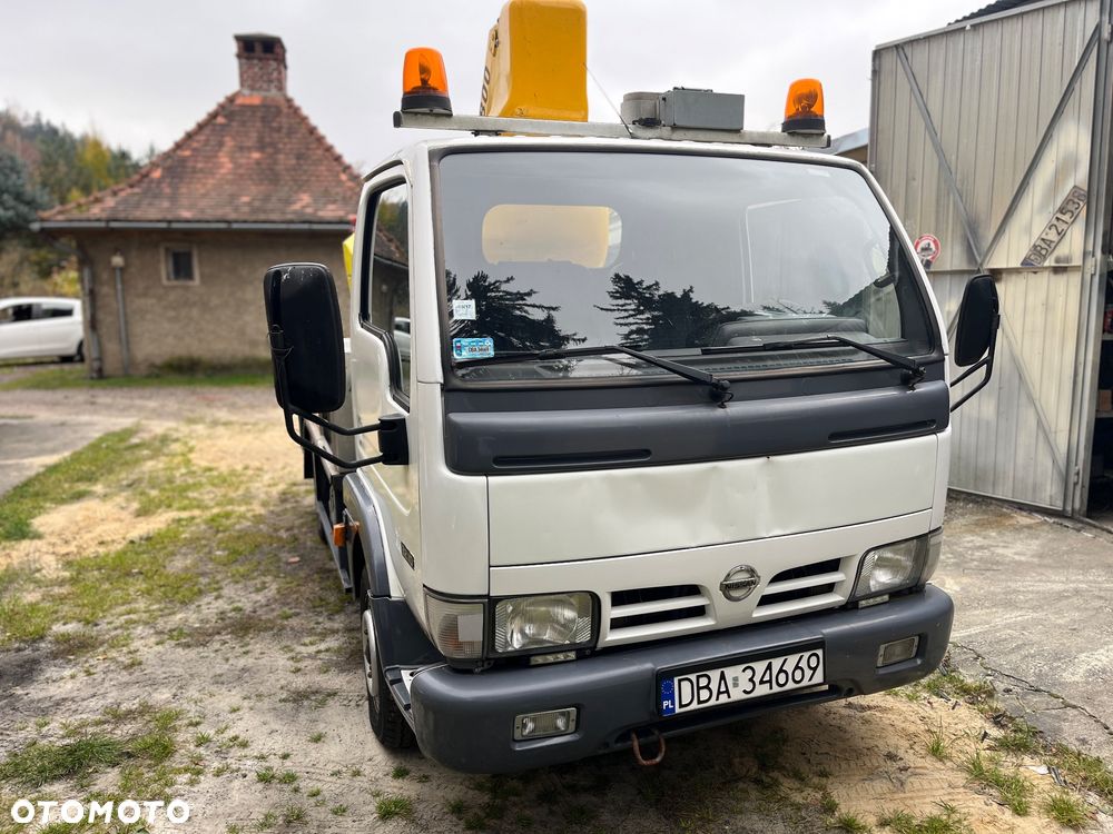 Nissan Kabstar - 1