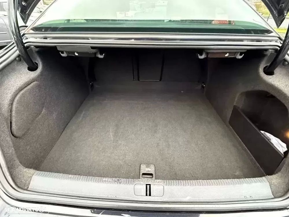 VW Passat CC 2.0 TDi BlueMotion DSG - 22