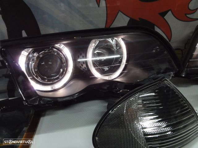 Farois angel eyes BMW E46 4 portas / limosine 98-01 fundo preto com angel eyes em branco - 11