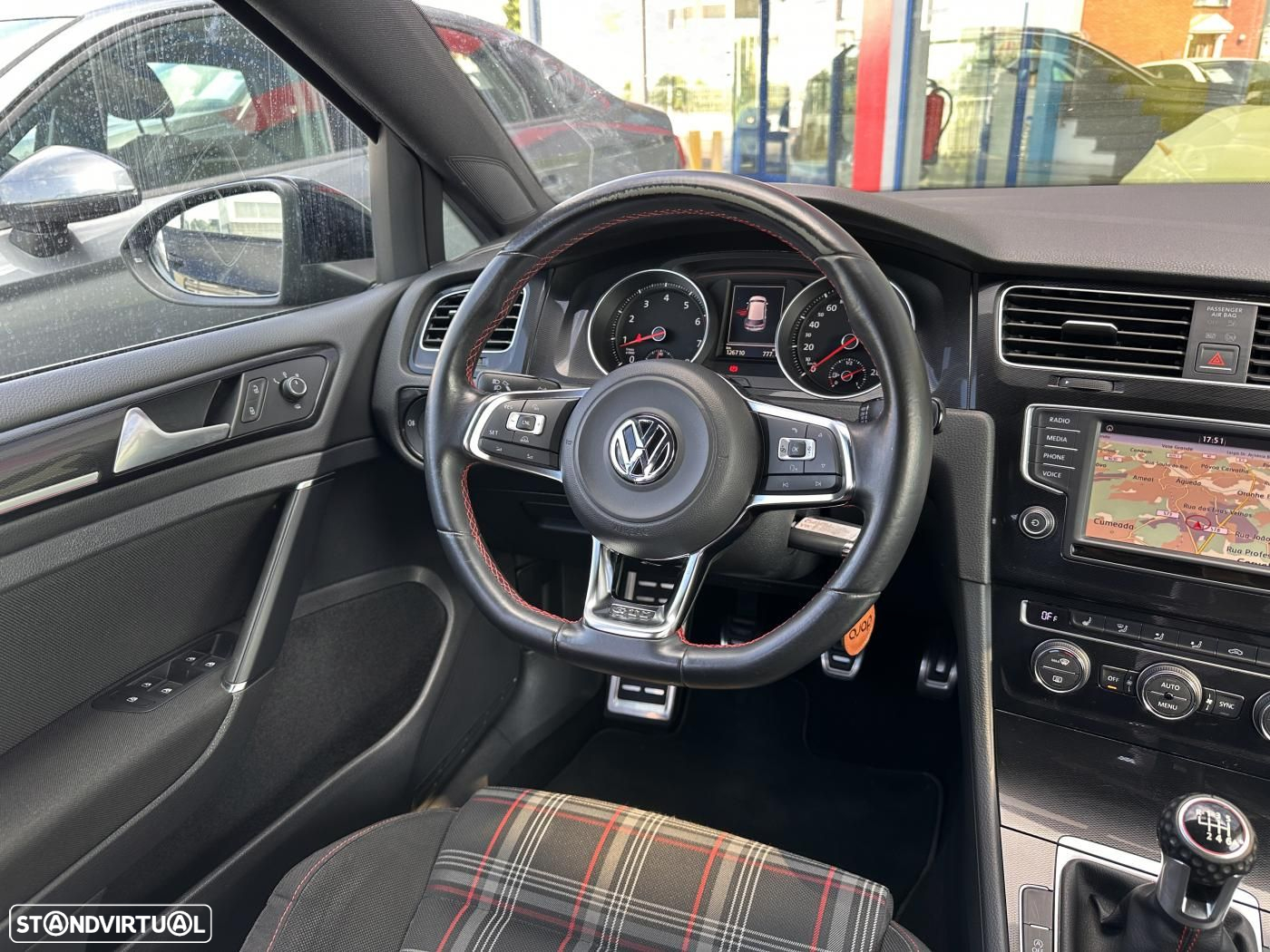 VW Golf 2.0 TSi GTi - 33