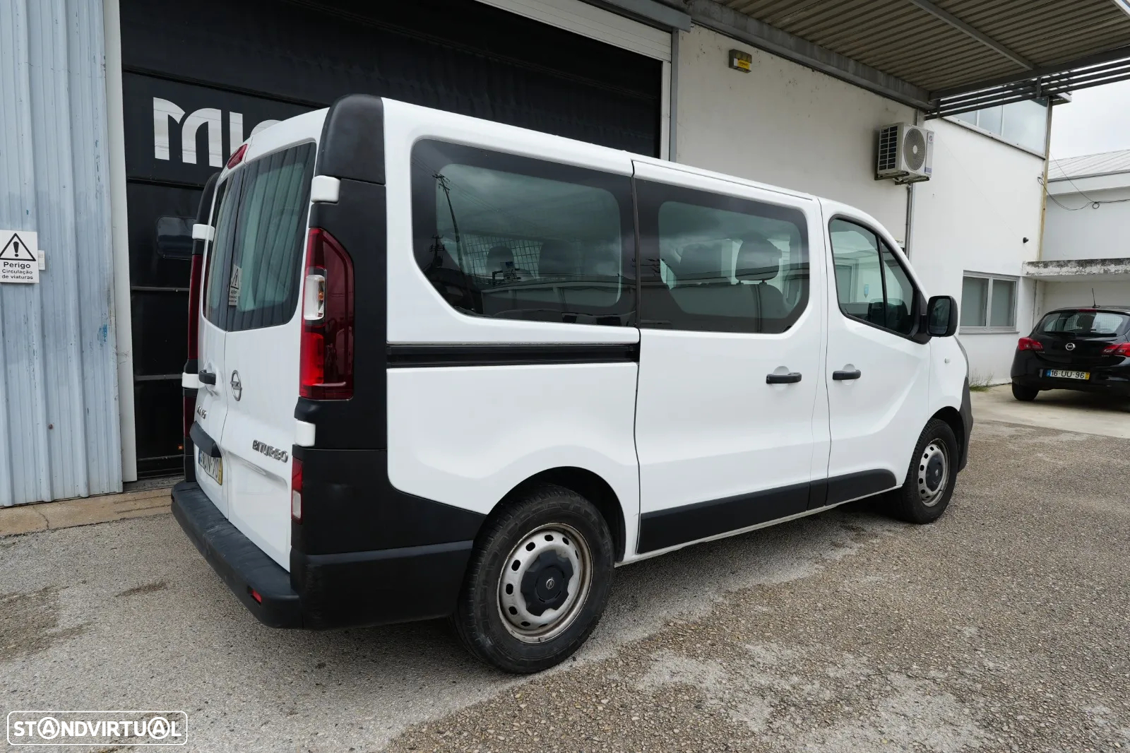 Opel Vivaro - 2