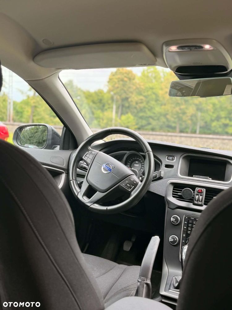 Volvo V40 D2 Drive-E Momentum - 11