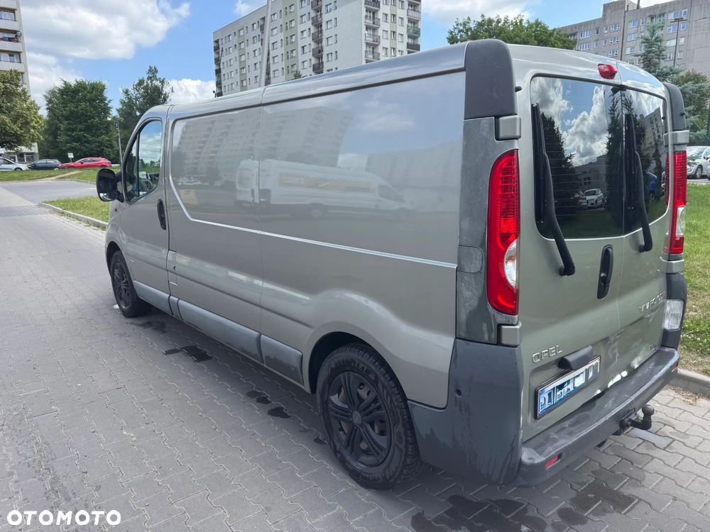 Opel Vivaro - 8