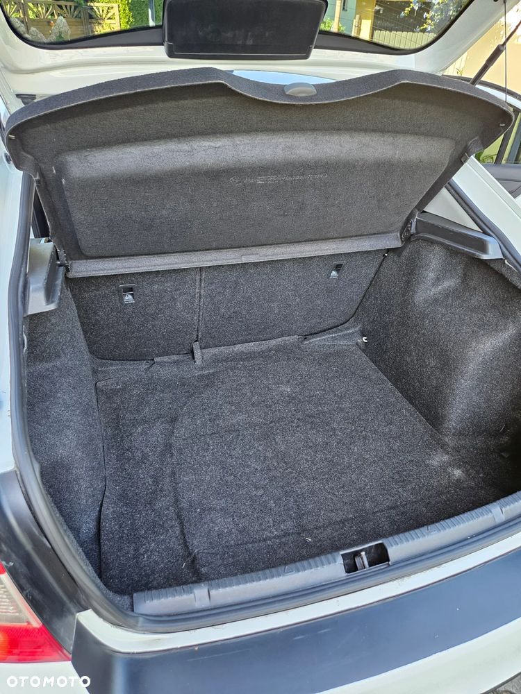 Skoda RAPID 1.2 TSI Active - 7