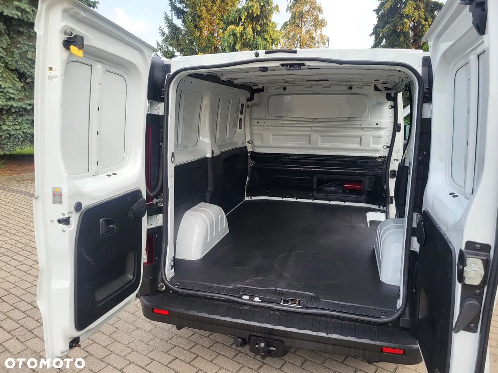Renault Trafic - 16