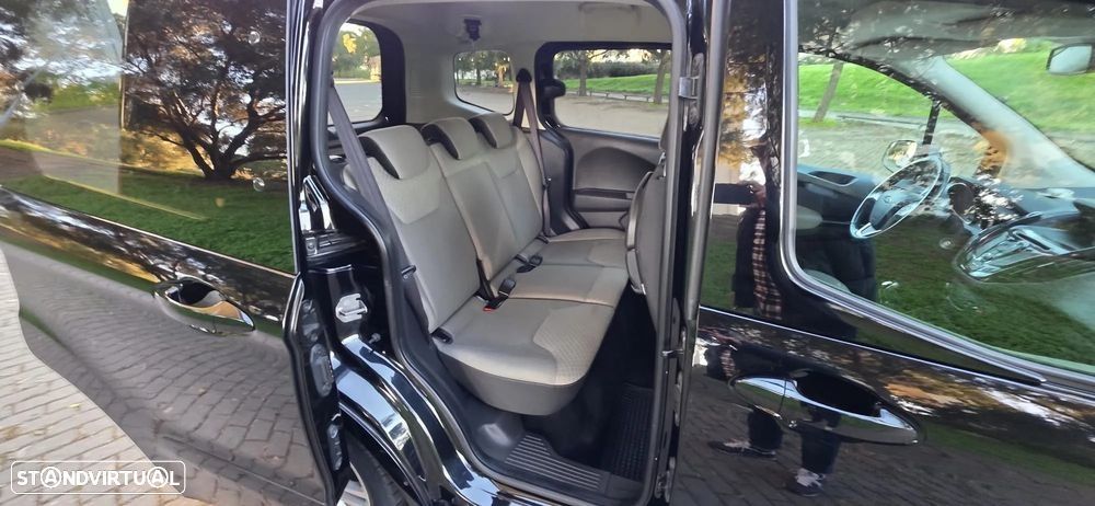 Ford Tourneo Courier 1.5 TDCi Titanium - 19