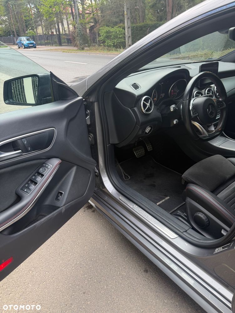 Mercedes-Benz CLA 220 4-Matic AMG Line - 16
