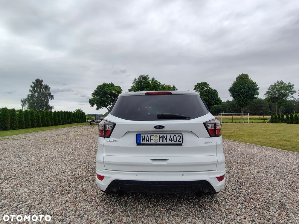 Ford Kuga 1.5 EcoBoost 2x4 ST-Line - 24