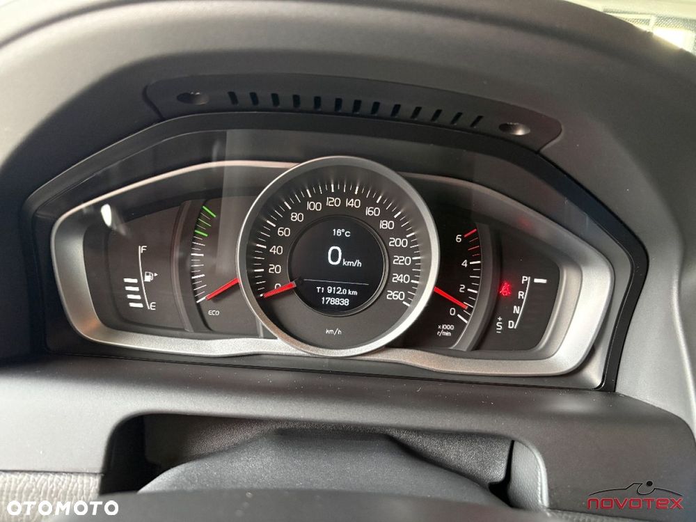 Volvo XC 60 D3 Momentum - 13