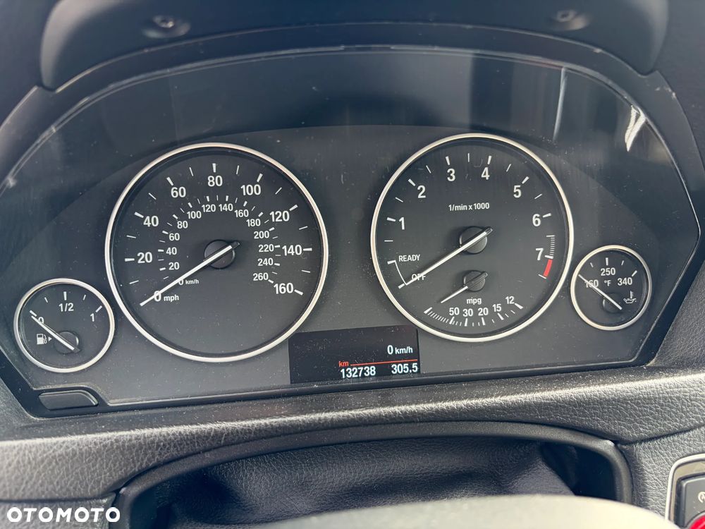 BMW Seria 3 328i Luxury Line - 18